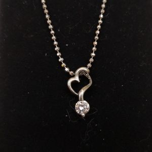 Like new heart necklace